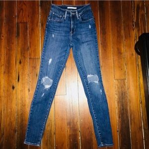 Levi’s high waisted jeans